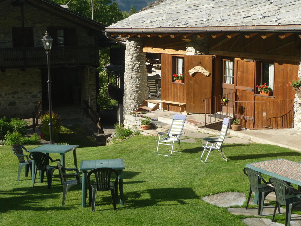 Les Chevreuils Bed and Breakfast Introd Exterior foto