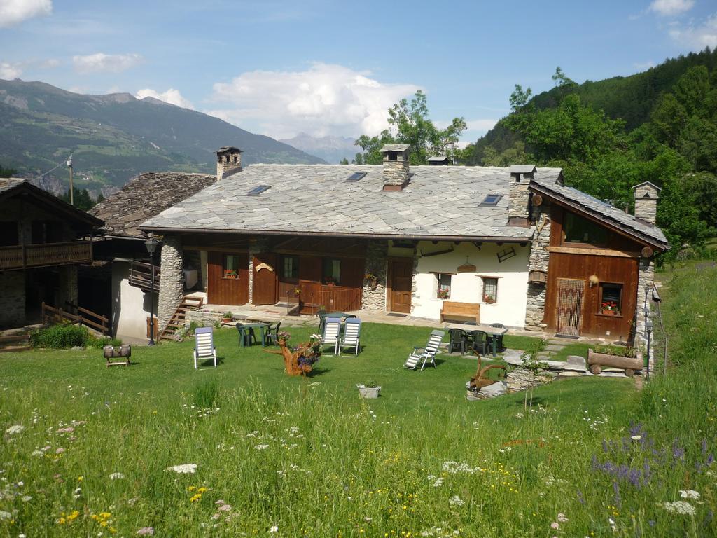 Les Chevreuils Bed and Breakfast Introd Exterior foto